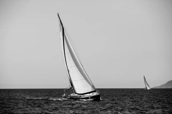 Luxe Zeilen Zeilboot Regatta Egeïsche Zee Zwart Wit Fotografie — Stockfoto