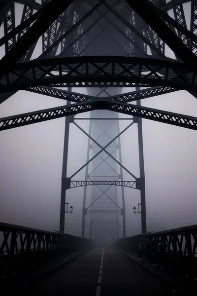 Нижний Уровень Моста Дома Луиса Ночью Густом Тумане Порту Португалия Лицензионные Стоковые Фото