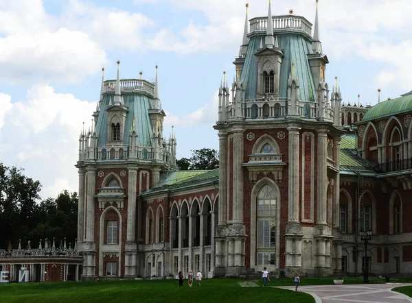 莫斯科察里西诺国家公园 18世纪 的大皇宫 拍摄于2019年7月 — 图库照片