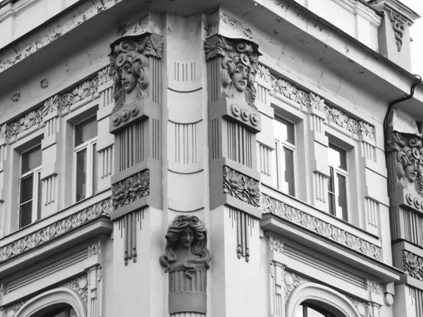 Elementy Dekoracyjne Starego Budynku Centrum Moskwy Strzał Został Wykonany Lipcu — Zdjęcie stockowe