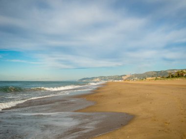 Gava Beach. Bir sahil Barcelona plajları. Turizm ve doğal alanlarda bir çok ile