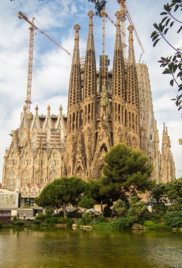 Barcelona'da, bu şehrin en büyük turistik Sagrada Familia Katedrali