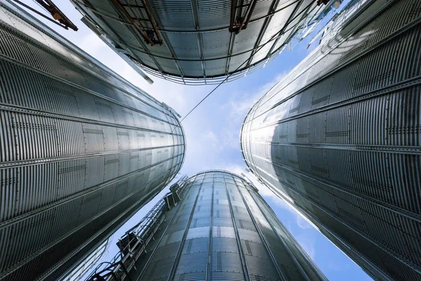 Low Angle Industry Stainless Steel Tanks — Stock Photo, Image