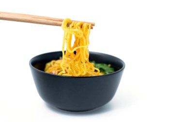 Sarı noodle ile domuz eti, Tayland sokak gıda