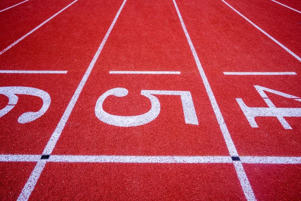 Red Surface Running Racetrack White Lines Number Outdoor Stadium — Stock Photo, Image