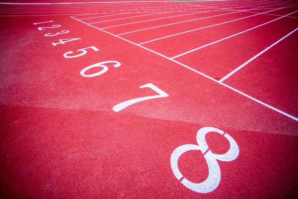 Red Surface Running Racetrack White Lines Number Outdoor Stadium — Stock Photo, Image