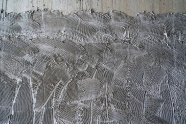 beton duvar tarak yüzeyi fayans için hazırlandı