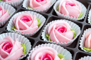 ALUA Kemalpaşa gül kurabiye, Tay tatlı