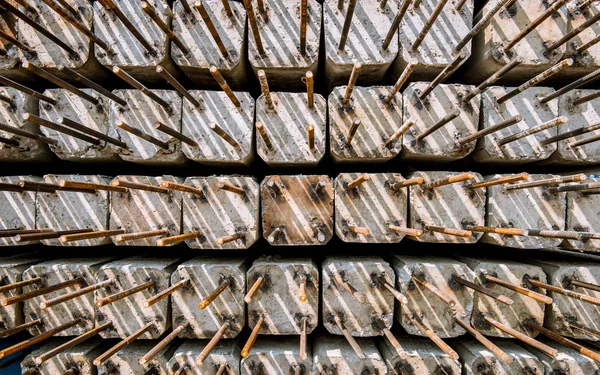 çelik çubuk ile inşaat beton hissesini depolama