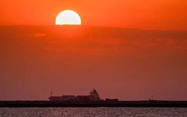 海の上の夕日 — ストック写真