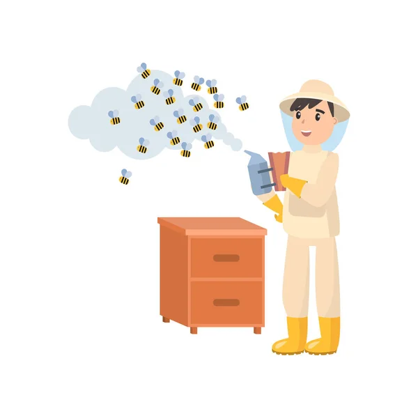 Biodlaren samlar in honung från bina. Biodlare i en bee-skydd passar med en burk honung. — Stock vektor