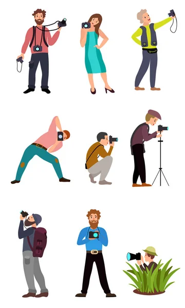 Ensemble de photographes professionnels d'hommes et de femmes qui font de beaux clichés sous différents angles, positions et lieux . — Image vectorielle