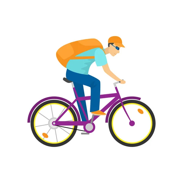 Молодой человек в солнечных очках и большой рюкзак верхом на фиолетовом велосипеде на высокой скорости — стоковый вектор