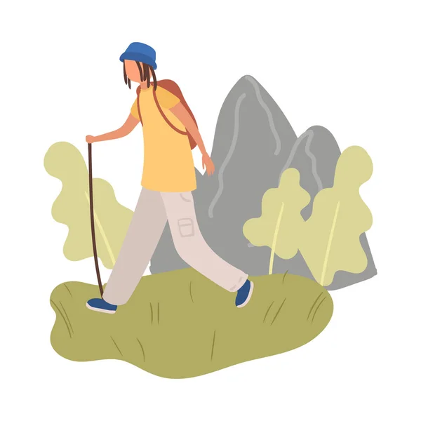 Estudiante con sombrero azul y mochila caminando con palo de madera — Archivo Imágenes Vectoriales
