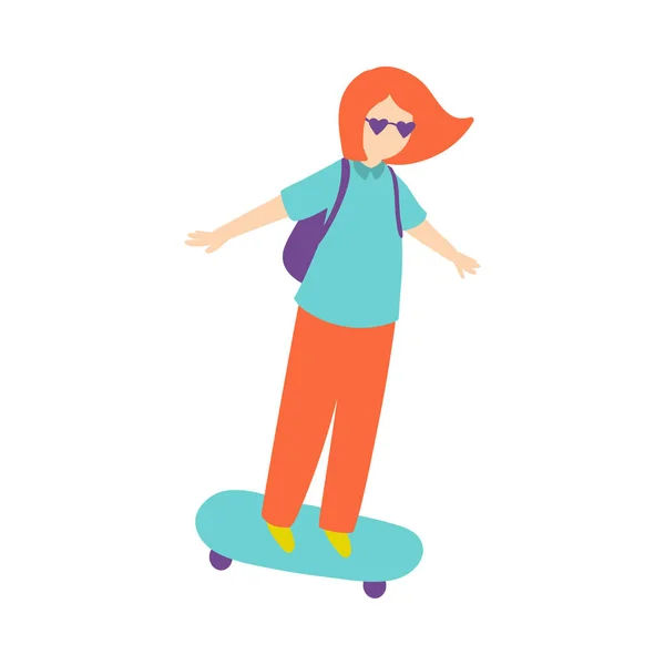 スケートボードにバックパックに乗って赤髪の若い女の子 — ストックベクタ