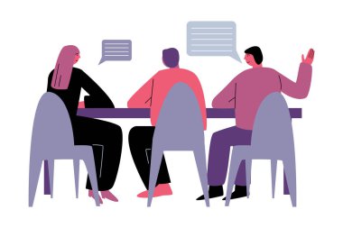 Ofisteki iş toplantısında insanlar ortaklar oturup stratejilerini tartışıyor.