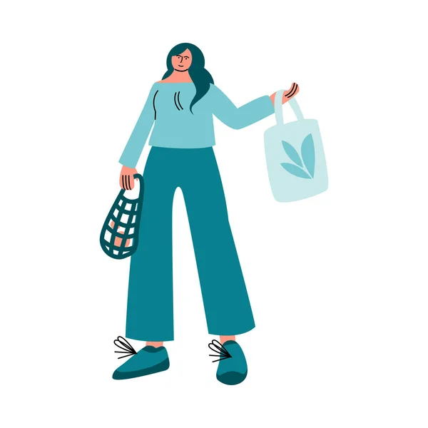 Feliz mujer sonriente en camisetas verdes con bolsas ecológicas de comida saludable. Ilustración vectorial en estilo de dibujos animados . — Vector de stock