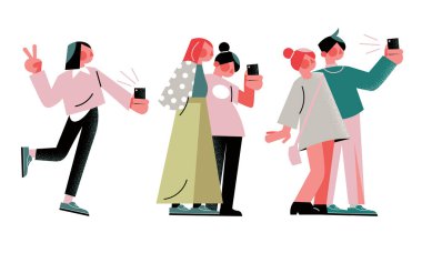 Genç insanlar blogcular veya arkadaşlar akıllı telefon kamerasıyla selfie çekiyorlar