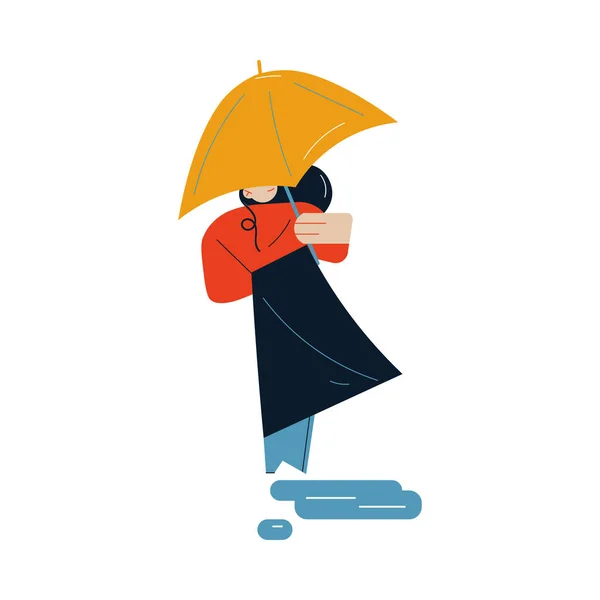 Kvinna promenader med paraply i regnigt väder på hösten utomhus — Stock vektor