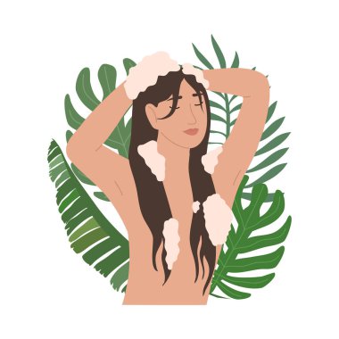 Genç Asyalı kadın saçlarını organik doğal şampuanla yıkıyor.