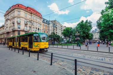 Lviv sokakta tramvay
