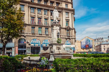 Lviv Meryem Ana heykeli