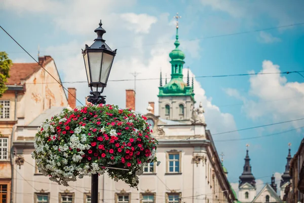 Zbliżenie Latarni Rynku Lwowie Ukraina — Zdjęcie stockowe