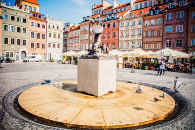 Deniz kızı anıt, Varşova, Polonya