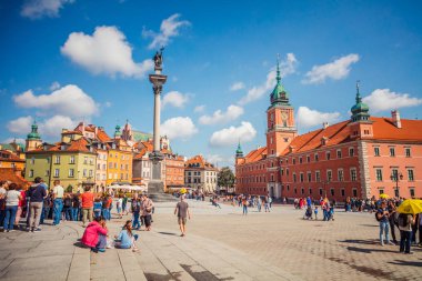 Varşova, Polonya - 21 Ağustos 2017: Pazar Meydanı, Varşova, Polonya