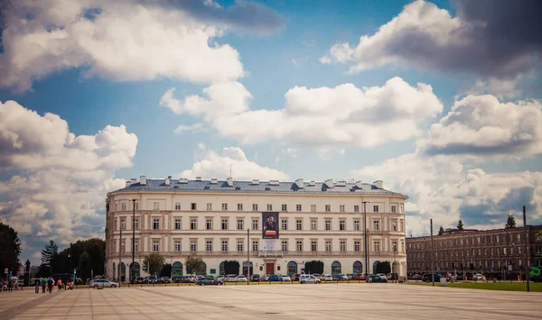毕苏斯基广场在华沙 — 图库照片