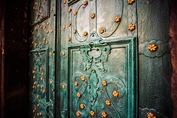 Старовинний Зелений Фон Дверей — стокове фото