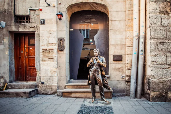 Lviv, Ukrayna - 16 Haziran 2018: anıt için Leopold von Sacher-Masoch Lviv 
