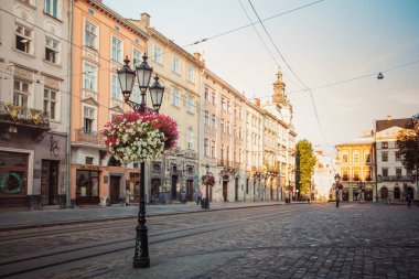 Lviv, Ukrayna - 21 Haziran 2018: fener Pazar Meydanı Lviv, Ukrayna