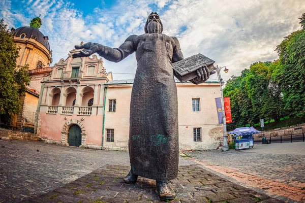 Monument Voor Ivan Fedorov Lviv — Stockfoto