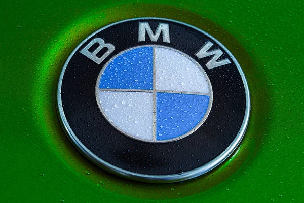 Logo Bmw Sobre Fondo Verde — Foto de Stock