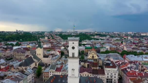 Blick Von Der Drohne Auf Das Lemberger Rathaus — Stockvideo