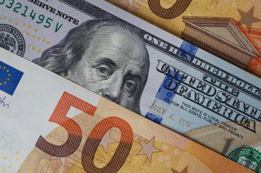 100 dolar ve 50 avroluk banknotlar