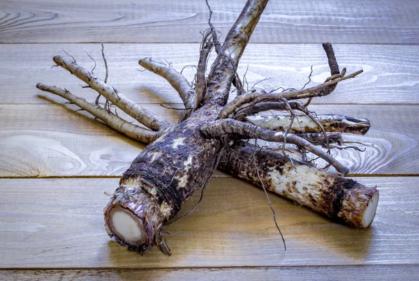 Matière Première Médicinale Racine Bardane Sur Une Table Bois — Photo