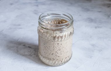 Ev yapımı ekmek pişirmek için aktif çavdar unu..