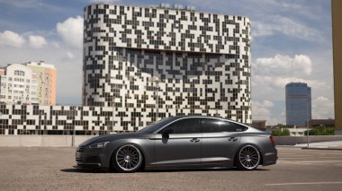 Şehir otopark loft binada Audi A5 b9 sportback 