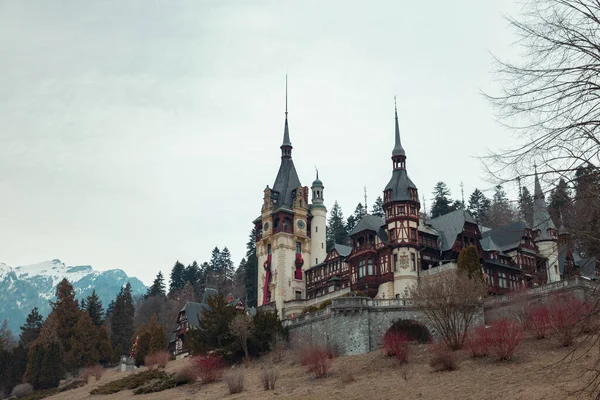 Замок Пелеш Неоренессансный Замок Карпатах Недалеко Синая Праговской Губернии Румыния — стоковое фото