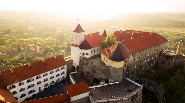 Średniowieczny Zamek Europie Zachodzie Słońca Zdjęcia Lotnicze — Zdjęcie stockowe