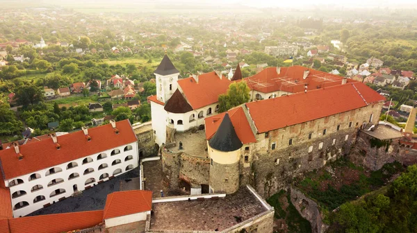 Uneinnehmbare Festung Mittelalterliche Burg Mit Türmen Und Wassergraben Den Karpaten Stockbild