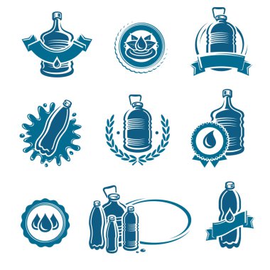 Şişe su etiketleri ve öğeleri kümesi. Su simgesi toplama. Vektör