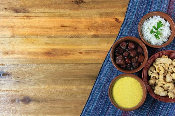 Feijoada Brasileira Prato Tradicional Culinária Brasileira Mesa Madeira Vista Superior — Fotografia de Stock