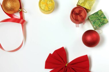 çerçeve beyaz arka plan ile beste süsleme ve Noel dekorasyon