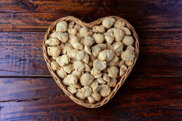 Sojabohnenfleisch Brocken Einem Korb Mit Herzform Ansicht Von Rohen Sojabohnen — Stockfoto