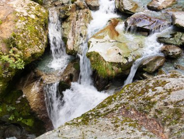 Queenstown yakınındaki dağların panoramik görünüm