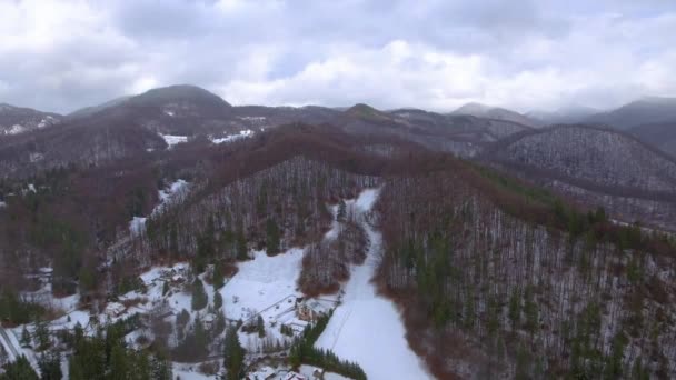 Letecké Video Zimní Panorama Horách Zamračený Den — Stock video