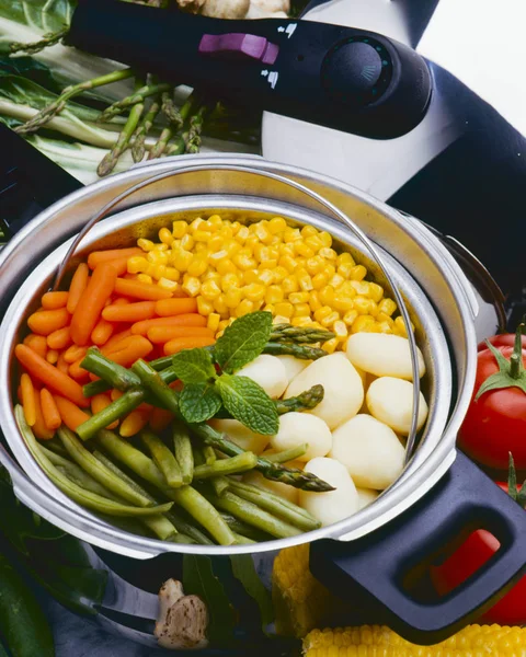 Healthy Food Assorted Vegetables Cooking Pressure Cooker — Stock Photo, Image